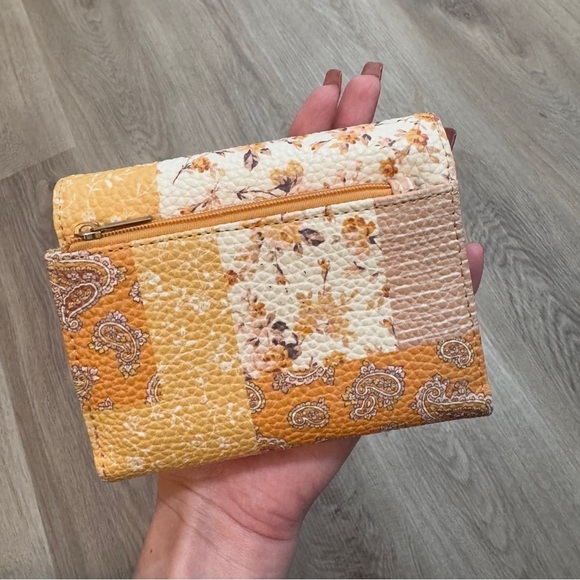 Floral Patchwork Spring Paisley Wallet Women's Neutral - Picture 3 of 11